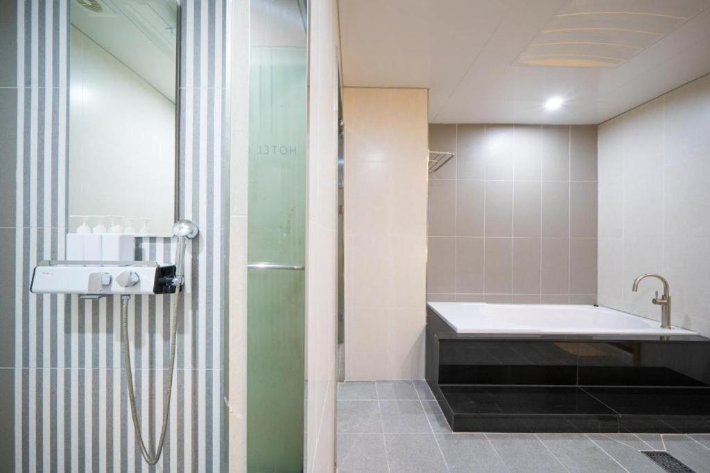 Hotel Core Nadzsu Kültér fotó