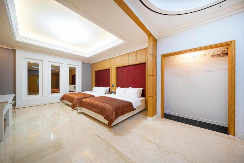 Hotel Core Nadzsu Kültér fotó